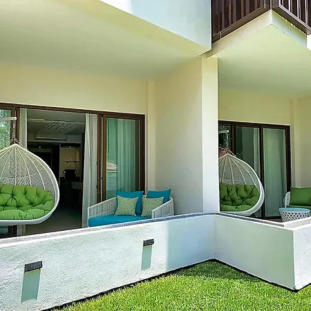 Azura Beach Resort (Adults Only)