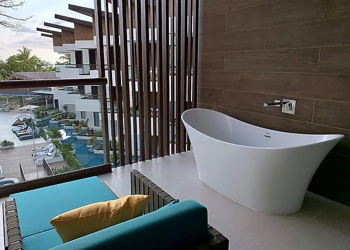 Azura (adults Only) 5*