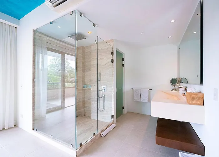 Azura (adults Only) 5*