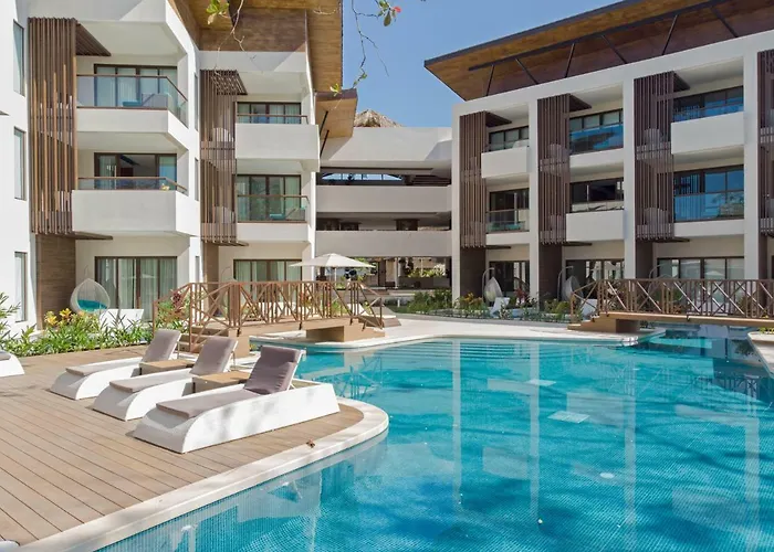 Azura (adults Only) 5*